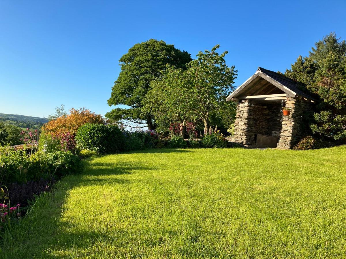 科文Hares Hideaway At Coed Moelfa住宿加早餐旅馆 外观 照片