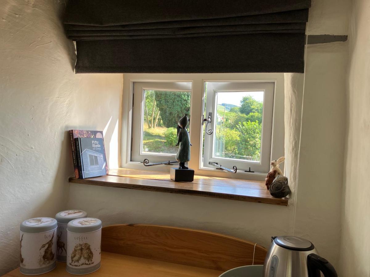 科文Hares Hideaway At Coed Moelfa住宿加早餐旅馆 外观 照片